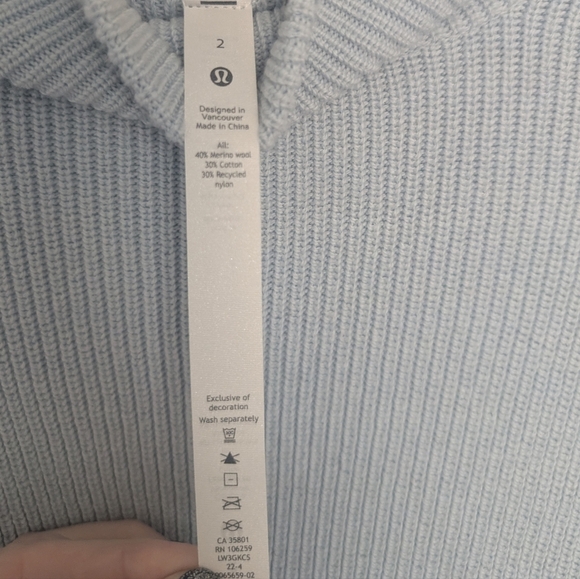 Lululemon Women's Size 2 Merino Wool-Blend Ribbed Turtleneck Sweater Powder Blue - Picture 3 of 8
